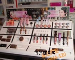 淺談化妝品展柜制作3個(gè)設(shè)計(jì)理念